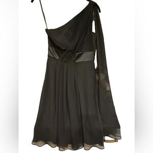 🖤🔥NWT White House | Black Market size 2 little black dress. One shoulder style